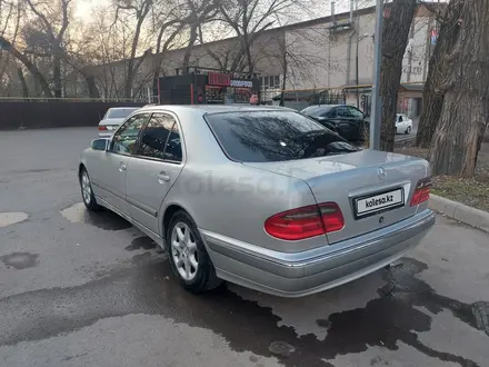 Mercedes-Benz E 200 2000 года за 2 900 000 тг. в Алматы – фото 5
