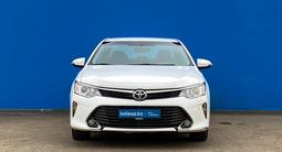 Toyota Camry 2015 года за 11 220 000 тг. в Алматы – фото 2