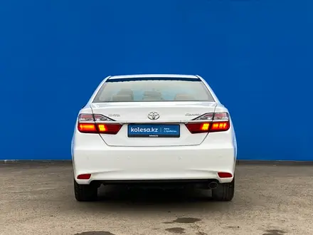 Toyota Camry 2015 года за 10 940 000 тг. в Алматы – фото 4