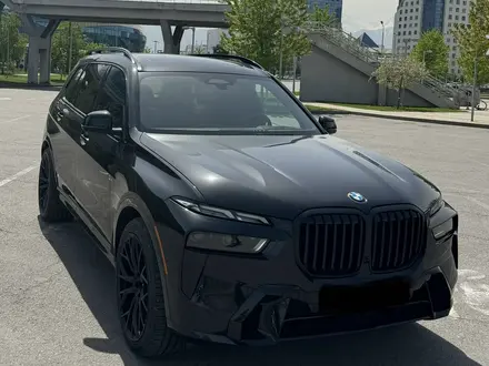 BMW X7 2022 года за 54 700 000 тг. в Алматы – фото 2