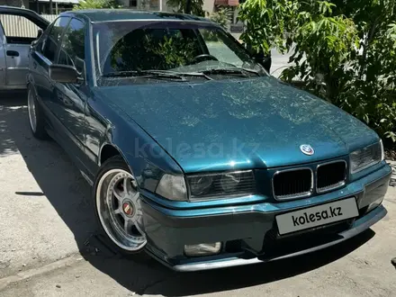 BMW 325 1993 года за 2 400 000 тг. в Шымкент