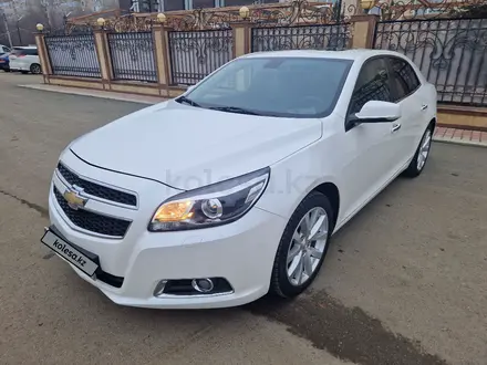 Chevrolet Malibu 2013 года за 8 600 000 тг. в Уральск – фото 2