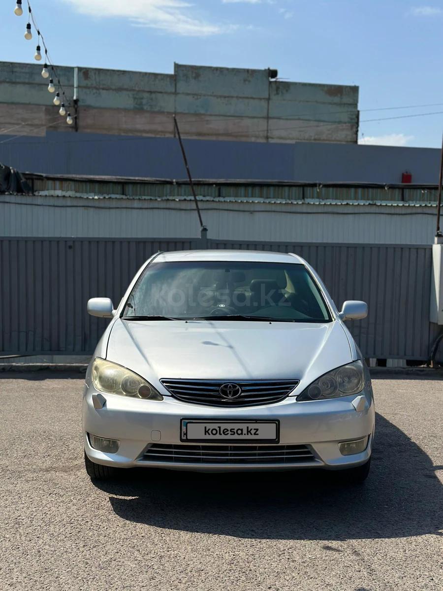 Toyota Camry 2005 г.