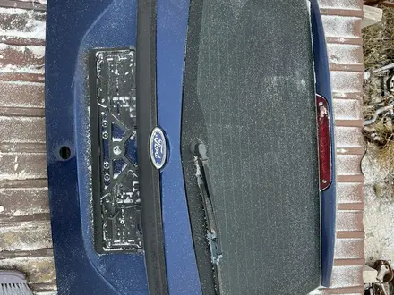Ford Focus крышка багажника за 1 777 тг. в Актобе