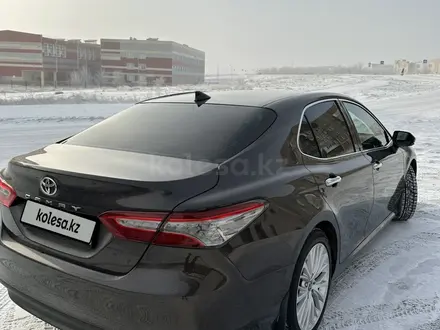 Toyota Camry 2019 года за 14 500 000 тг. в Караганда