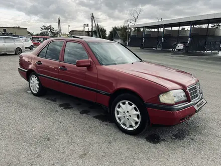 Mercedes-Benz C 180 1993 года за 1 600 000 тг. в Караганда – фото 2