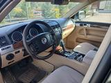 Volkswagen Touareg 2007 годаүшін7 200 000 тг. в Петропавловск