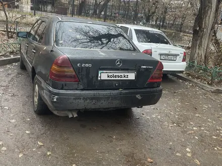 Mercedes-Benz C 280 1995 года за 1 100 000 тг. в Астана – фото 2