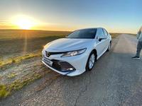 Toyota Camry 2020 года за 16 000 000 тг. в Актобе