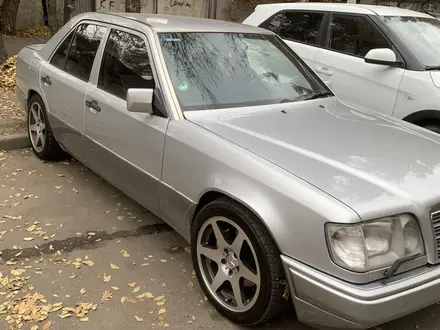 Mercedes-Benz E 320 1995 года за 5 500 000 тг. в Алматы – фото 23