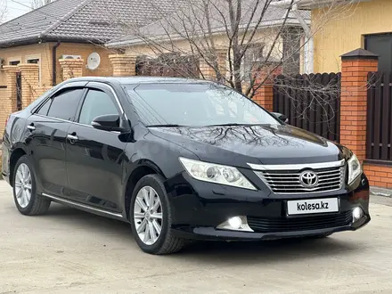 Toyota Camry 2014 года за 6 800 000 тг. в Атырау – фото 2