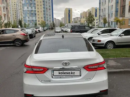 Toyota Camry 2022 года за 14 700 000 тг. в Алматы – фото 4