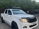 Toyota Hilux 2014 года за 11 800 000 тг. в Караганда