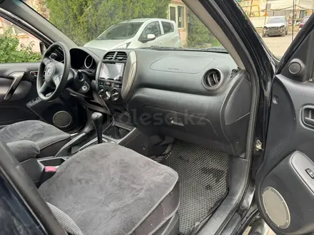 Toyota RAV4 2004 года за 5 350 000 тг. в Алматы – фото 13