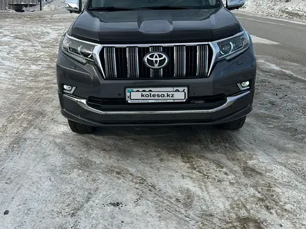 Toyota Land Cruiser Prado 2022 года за 30 500 000 тг. в Актобе – фото 2