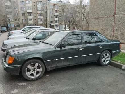 Mercedes-Benz E 280 1995 года за 3 300 000 тг. в Алматы