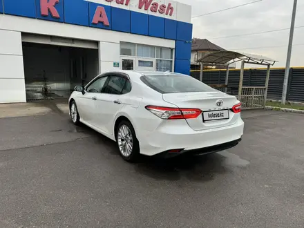 Toyota Camry 2020 года за 16 500 000 тг. в Алматы – фото 5