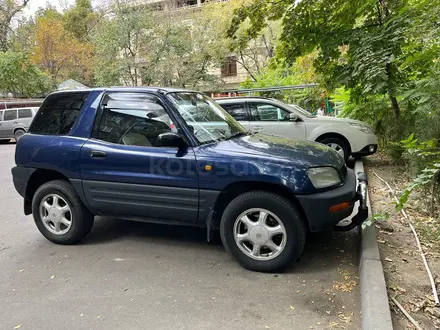 Toyota RAV4 1995 года за 2 800 000 тг. в Алматы