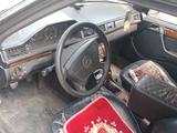 Mercedes-Benz E 200 1992 годаfor1 100 000 тг. в Есик
