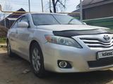 Toyota Camry 2011 года за 6 700 000 тг. в Шымкент – фото 2