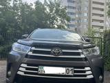 Toyota Highlander 2018 года за 19 000 000 тг. в Астана – фото 3