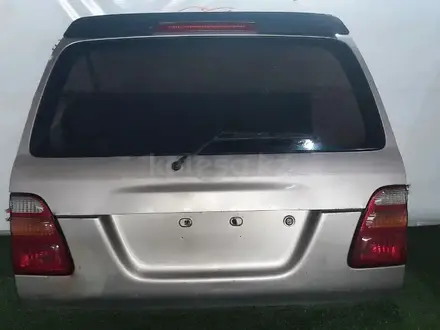 Крышка багажника на Lexus LX470 за 150 000 тг. в Атырау – фото 3