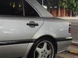 Mercedes-Benz C 280 1999 годаүшін2 699 999 тг. в Алматы – фото 3