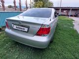 Toyota Camry 2005 года за 6 700 000 тг. в Усть-Каменогорск – фото 2