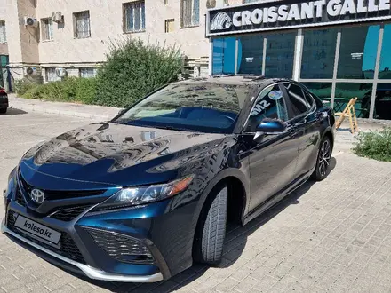 Toyota Camry 2019 года за 10 800 000 тг. в Актау – фото 2