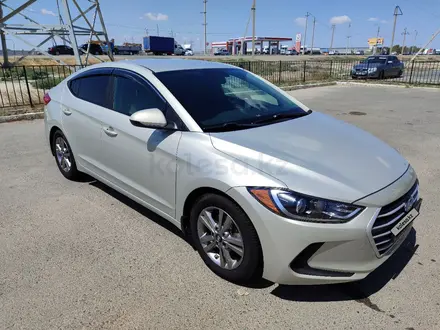 Hyundai Elantra 2017 года за 7 500 000 тг. в Атырау – фото 3