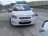 Hyundai Solaris 2013 года за 4 900 000 тг. в Атырау – фото 3