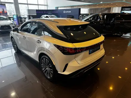 Lexus RX 350h Executive+ 2025 года за 44 190 000 тг. в Алматы – фото 8