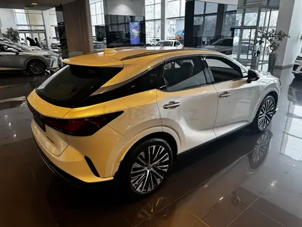 Lexus RX 350h Executive+ 2025 года за 44 190 000 тг. в Алматы – фото 13