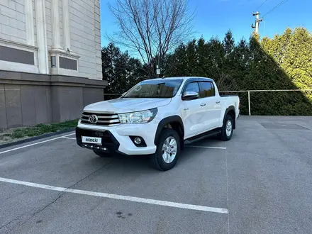 Toyota Hilux 2017 года за 15 700 000 тг. в Алматы – фото 2