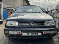 Volkswagen Golf 1994 года за 700 000 тг. в Алматы