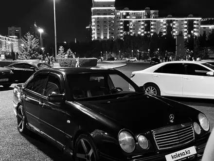 Mercedes-Benz E 320 1995 года за 2 400 000 тг. в Астана – фото 3