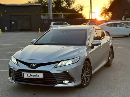 Toyota Camry 2021 года за 23 999 990 тг. в Алматы