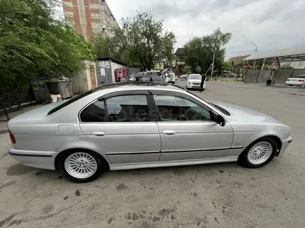 BMW 530 1999 года за 4 000 000 тг. в Алматы – фото 11