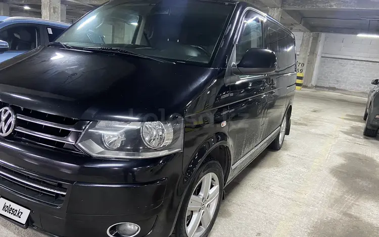 Volkswagen Multivan 2010 года за 11 500 000 тг. в Караганда