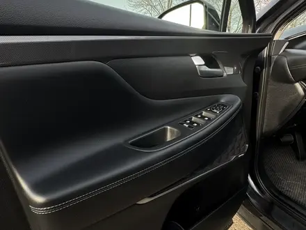Hyundai Santa Fe 2022 года за 15 500 000 тг. в Уральск – фото 12