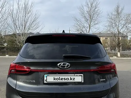 Hyundai Santa Fe 2022 года за 15 500 000 тг. в Уральск – фото 17