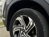 Hyundai Santa Fe 2022 года за 15 500 000 тг. в Уральск – фото 4