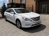Hyundai Sonata 2013 года за 6 000 000 тг. в Уральск – фото 2