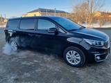 Kia Sedona 2016 года за 8 000 000 тг. в Уральск – фото 2
