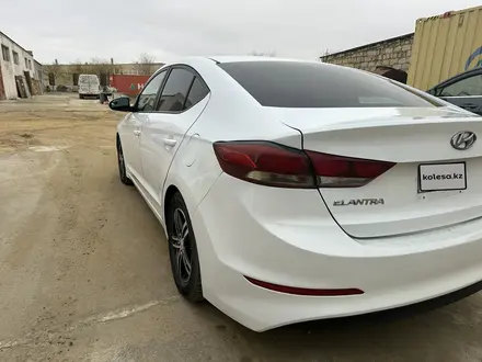 Hyundai Elantra 2018 года за 5 100 000 тг. в Актау – фото 4