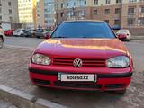 Volkswagen Golf 1998 года за 2 600 000 тг. в Астана – фото 2