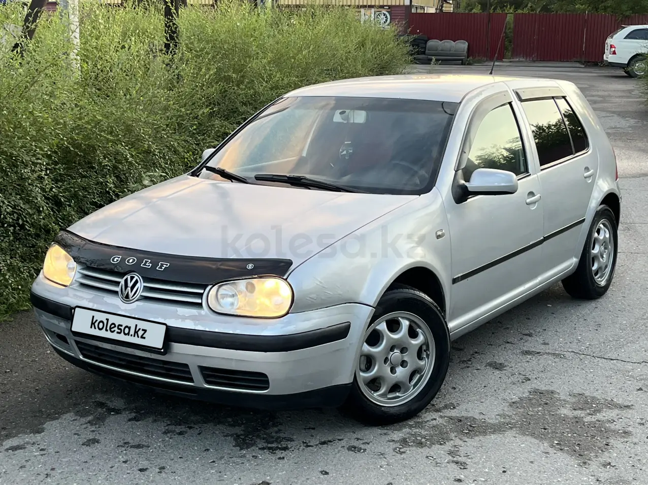 Volkswagen Golf, 2001