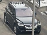 Volkswagen Touareg 2008 года за 7 200 000 тг. в Жезказган