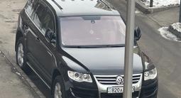 Volkswagen Touareg 2008 года за 7 200 000 тг. в Жезказган