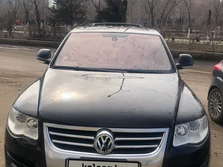 Volkswagen Touareg 2008 года за 7 200 000 тг. в Жезказган – фото 6